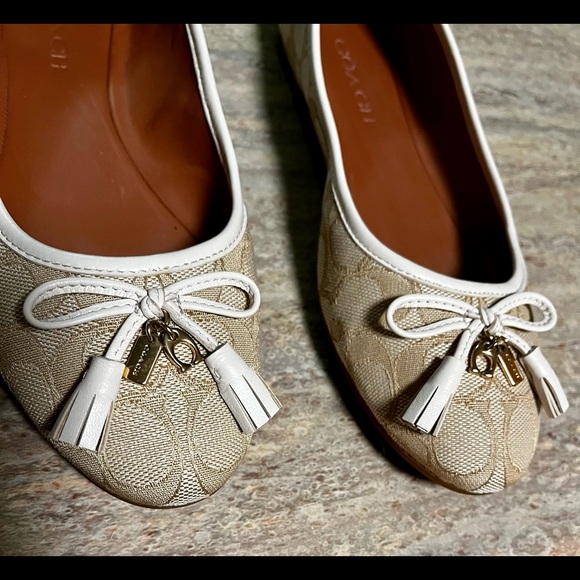 Coach monogram ballet flat shoes with charms and tassel - Picture 6 of 16